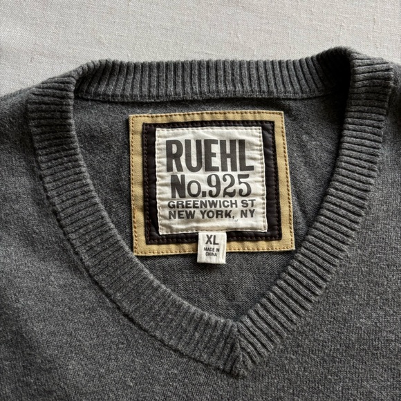 Ruehl No.925 Gray V-Neck Wool Blend Sweater XL | Classic Knit - Picture 2 of 6